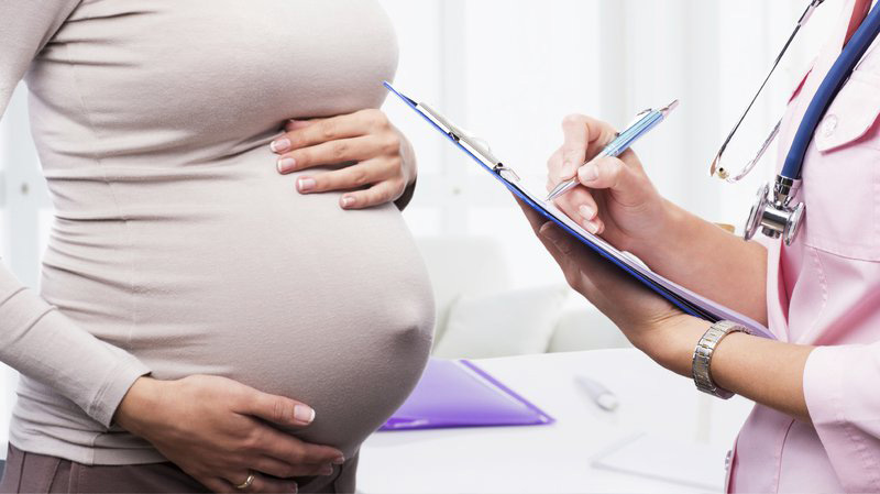 Dựa trên kết quả kiểm tra và xét nghiệm, bác sĩ sẽ tư vấn cách phá thai an toàn và phù hợp
