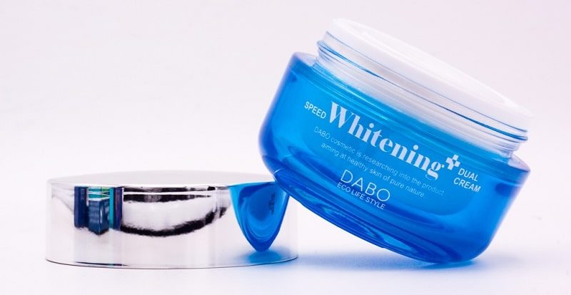 Kem Dabo Speed Whitening Dual Cream có thể nâng tông da nhẹ nhàng