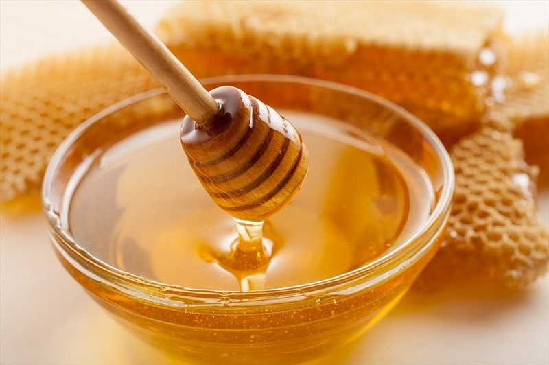 Mật ong chứa lượng chất dinh dưỡng lớn, có tác dụng kháng khuẩn và kháng viêm rất tốt