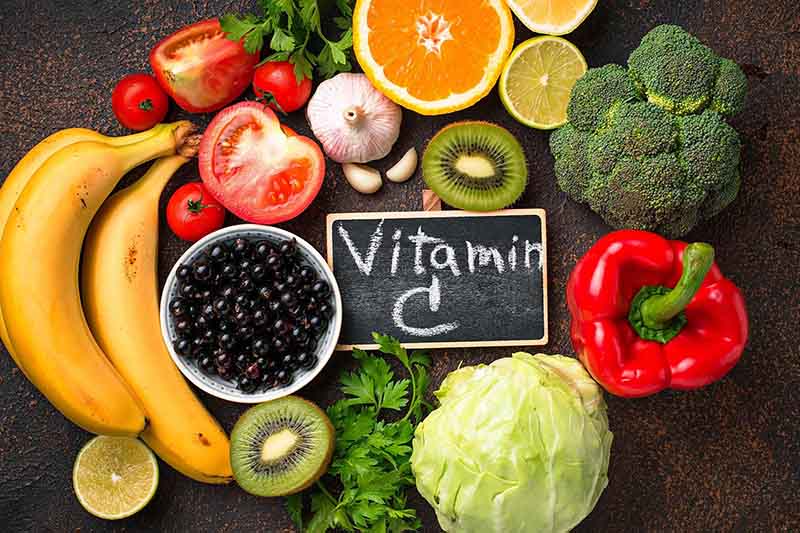 Vitamin C giúp ngừa thâm mụn, nám da, tàn nhang dựa trên khả năng ức chế tế bào melani