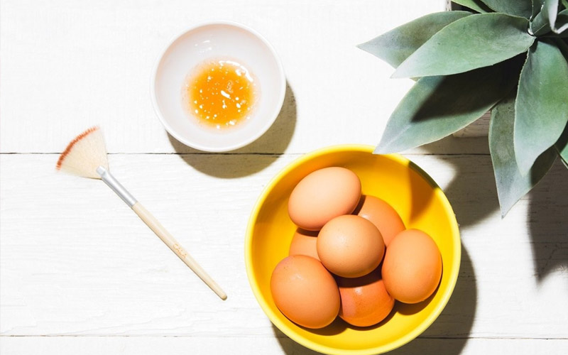 Dùng trứng gà và mật ong cải thiện chất lượng tinh trùng dễ dàng