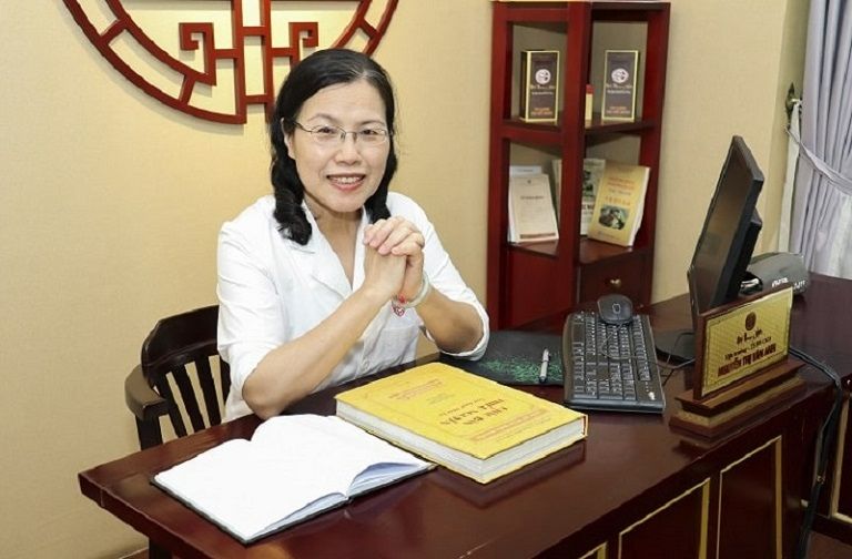 TS.BS Nguyễn Thị Vân Anh người có hơn 40 năm kinh nghiệm điều trị mất ngủ