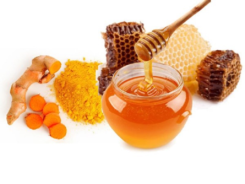 Nghệ vàng và mật ong đều là hai dược liệu giúp kháng viêm, sát khuẩn cực tốt