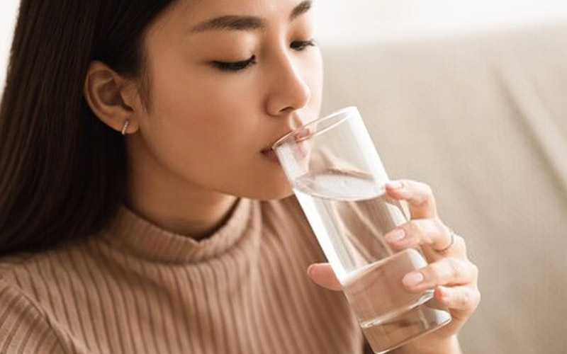 Nữ giới nên uống nước sau khi quan hệ