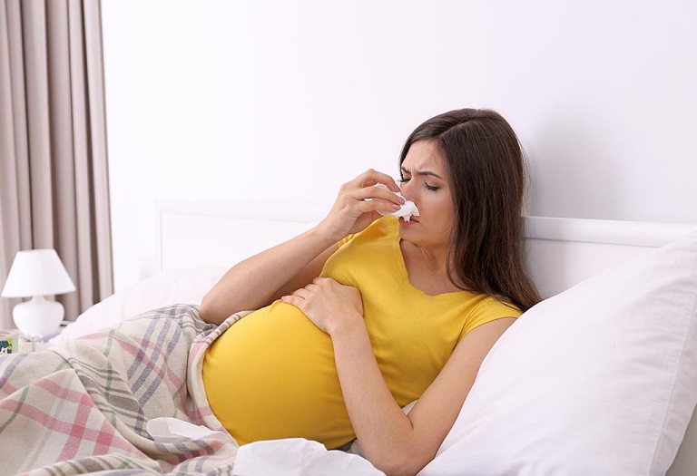 Viêm mũi dị ứng khi mang thai gây ra nhiều phiền toái cho mẹ bầu